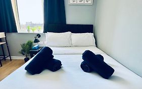 Unique Studio Flat In City 1111